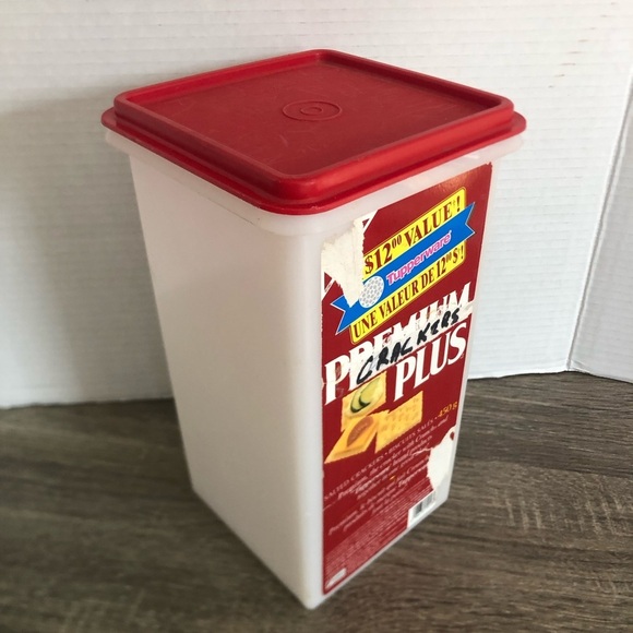 Vtg Tupperware Red and White Premium Plus Crackers Container - Picture 5 of 11